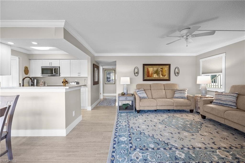 1155 Sandpiper St B7, Naples, FL 34102-9