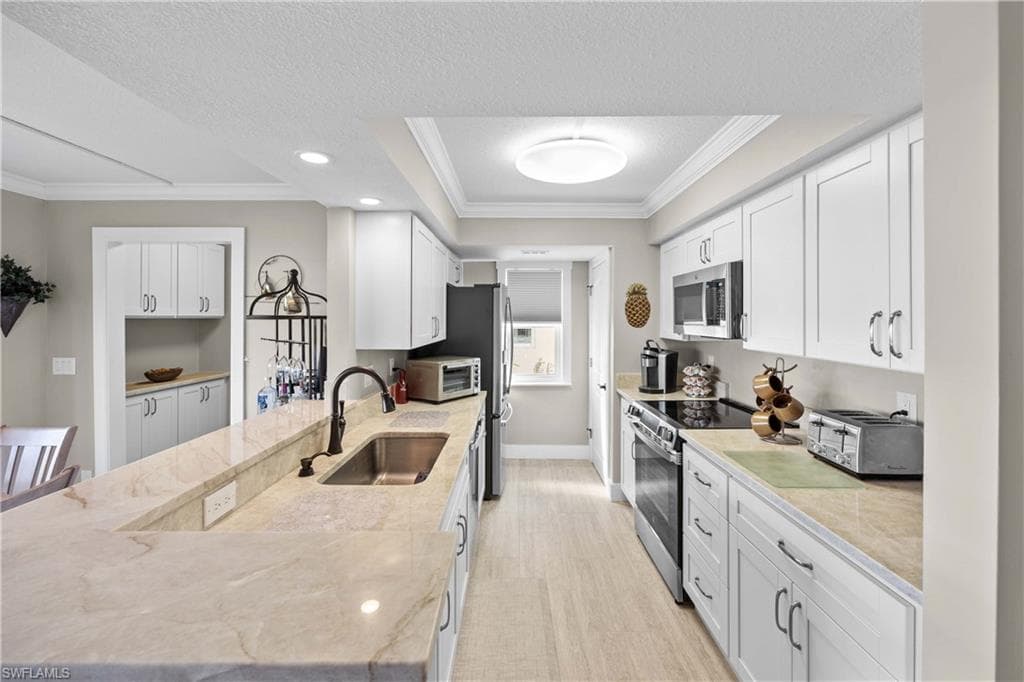 1155 Sandpiper St B7, Naples, FL 34102-10