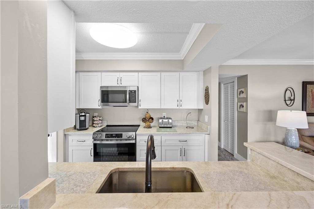 1155 Sandpiper St B7, Naples, FL 34102-11
