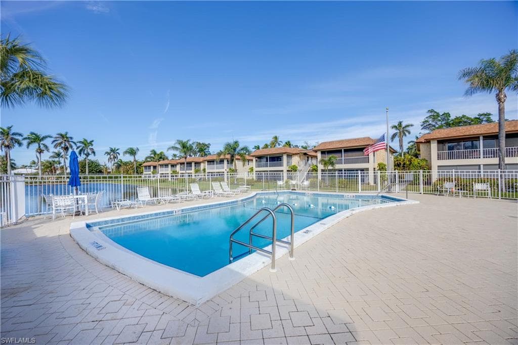 1155 Sandpiper St B7, Naples, FL 34102-27