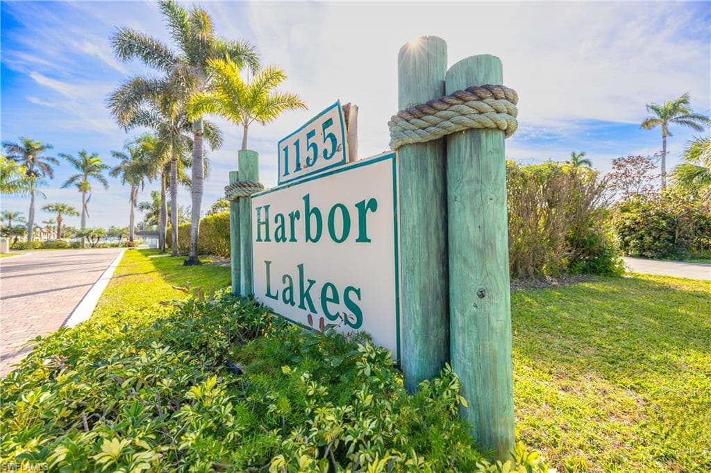1155 Sandpiper St B7, Naples, FL 34102-30