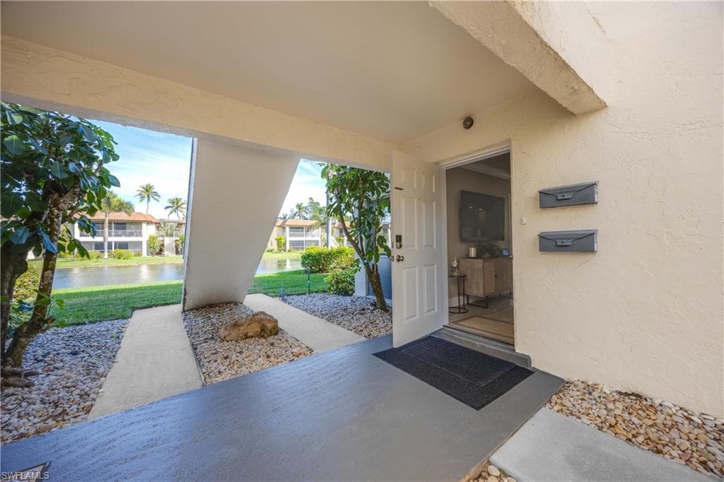 1155 Sandpiper St B7, Naples, FL 34102-5