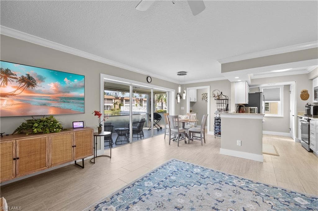 1155 Sandpiper St B7, Naples, FL 34102-8