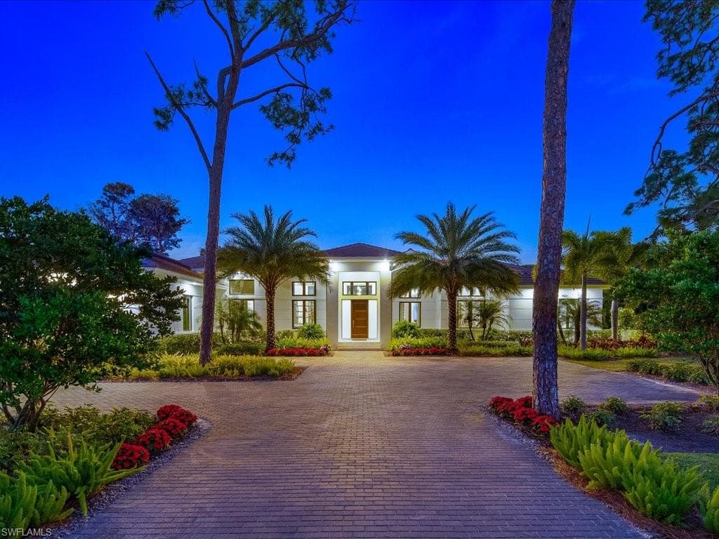 494 Gordonia Rd, Naples, FL 34108-1
