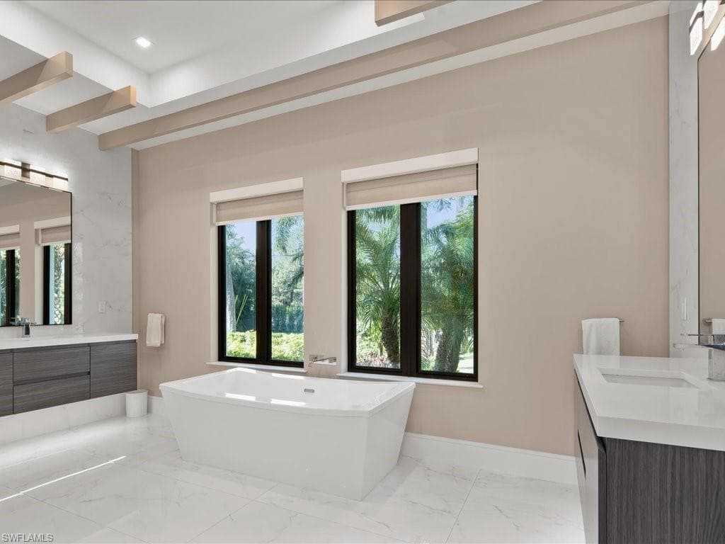 494 Gordonia Rd, Naples, FL 34108-19