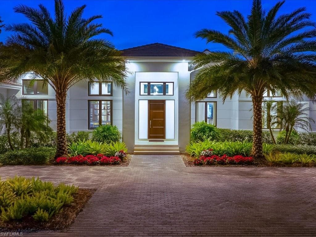 494 Gordonia Rd, Naples, FL 34108-3