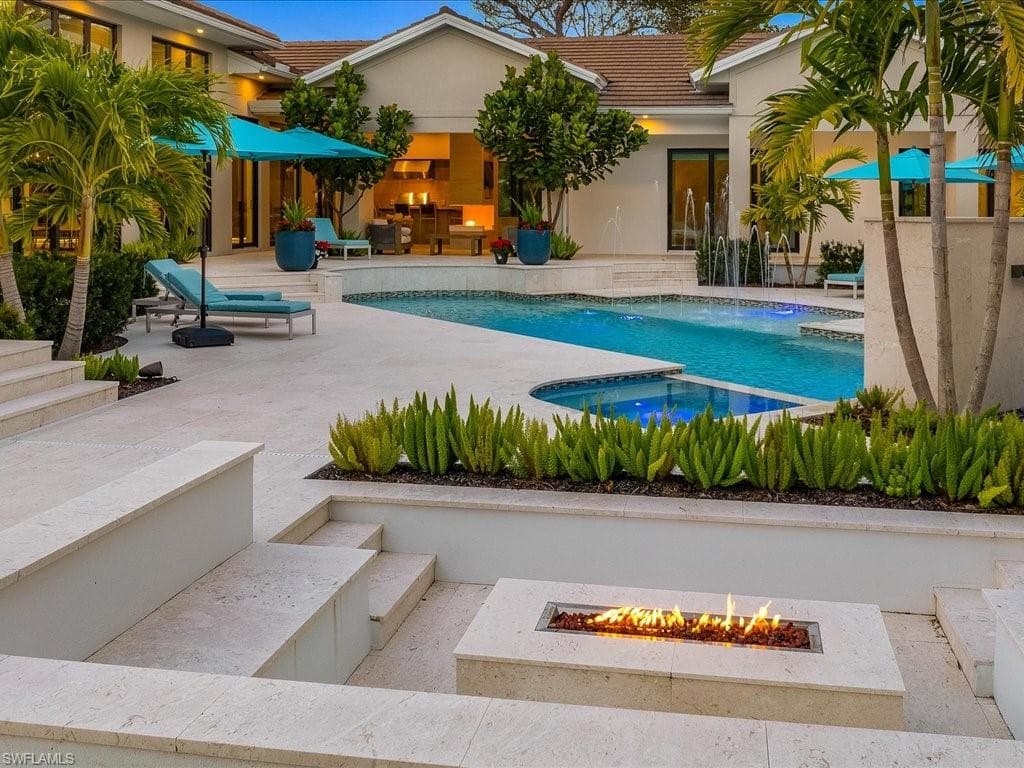 494 Gordonia Rd, Naples, FL 34108-45