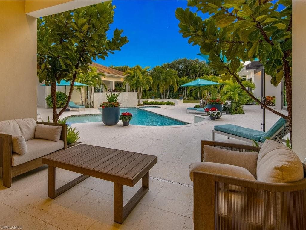 494 Gordonia Rd, Naples, FL 34108-51