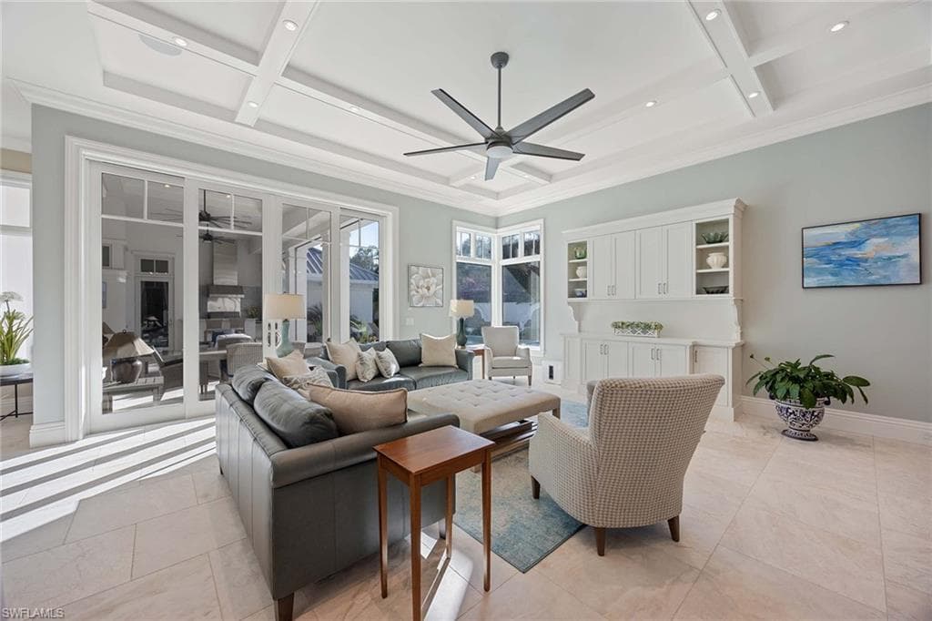112 1st Ave N, Naples, FL 34102-10