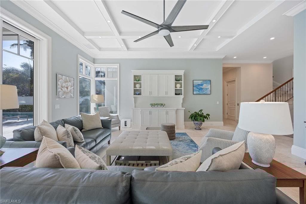 112 1st Ave N, Naples, FL 34102-11