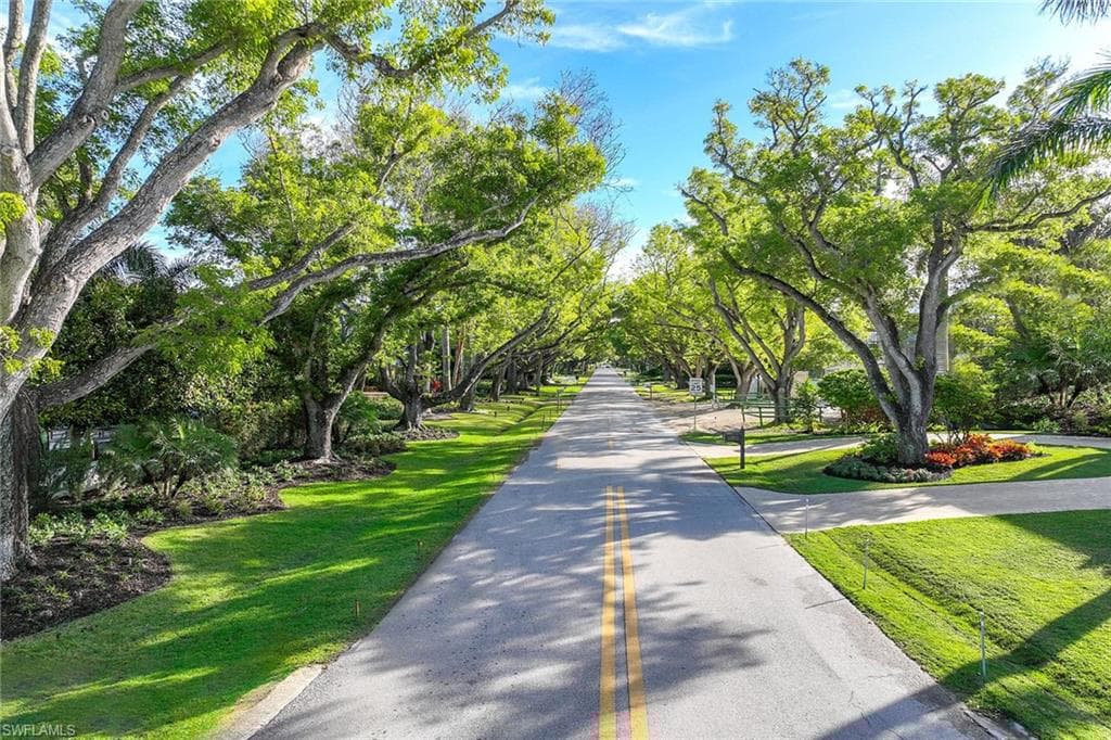 112 1st Ave N, Naples, FL 34102-50