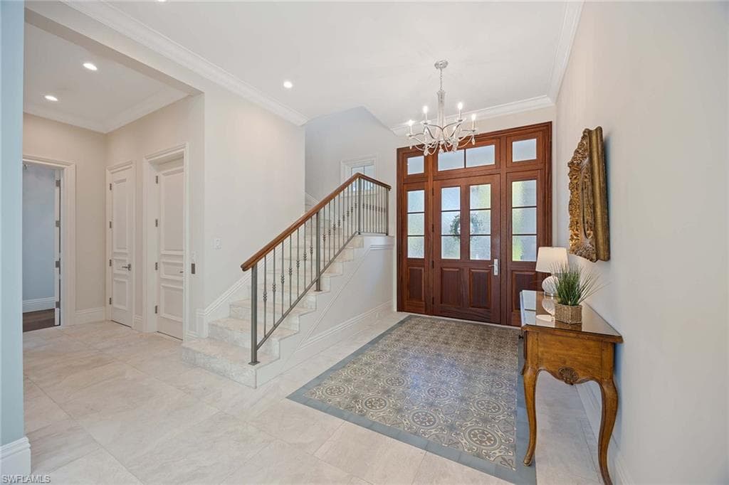 112 1st Ave N, Naples, FL 34102-8