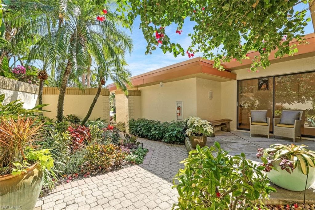 6802 Pelican Bay Blvd 1002, Naples, FL 34108-20