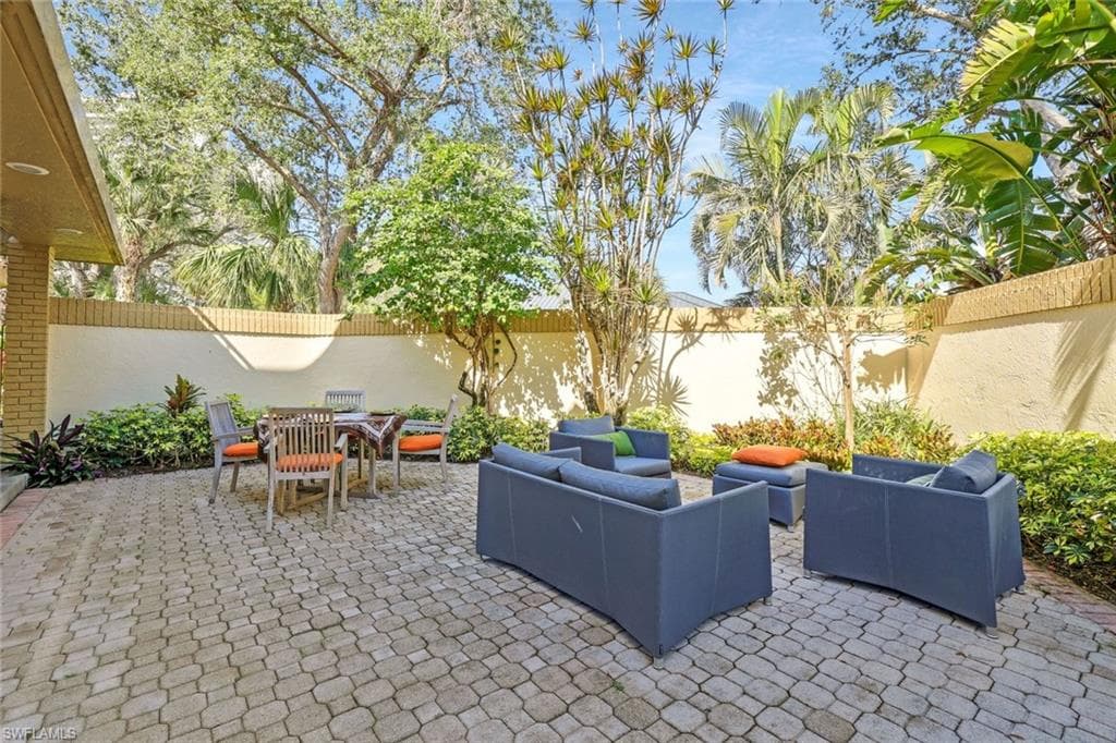 6802 Pelican Bay Blvd 1002, Naples, FL 34108-24