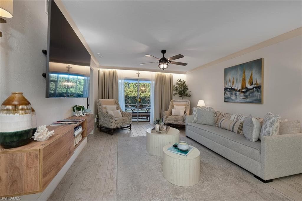 154 Cypress Way E 1102, Naples, FL 34110-3