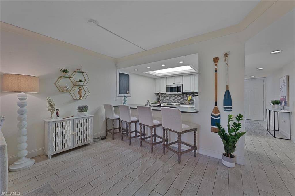 154 Cypress Way E 1102, Naples, FL 34110-4