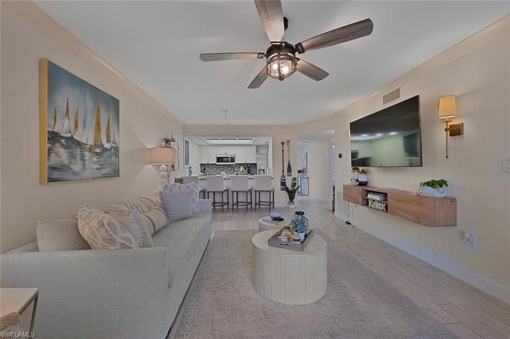 154 Cypress Way E 1102, Naples, FL 34110-5