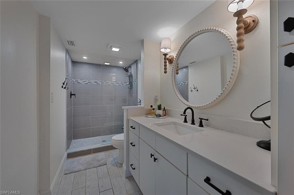 154 Cypress Way E 1102, Naples, FL 34110-8