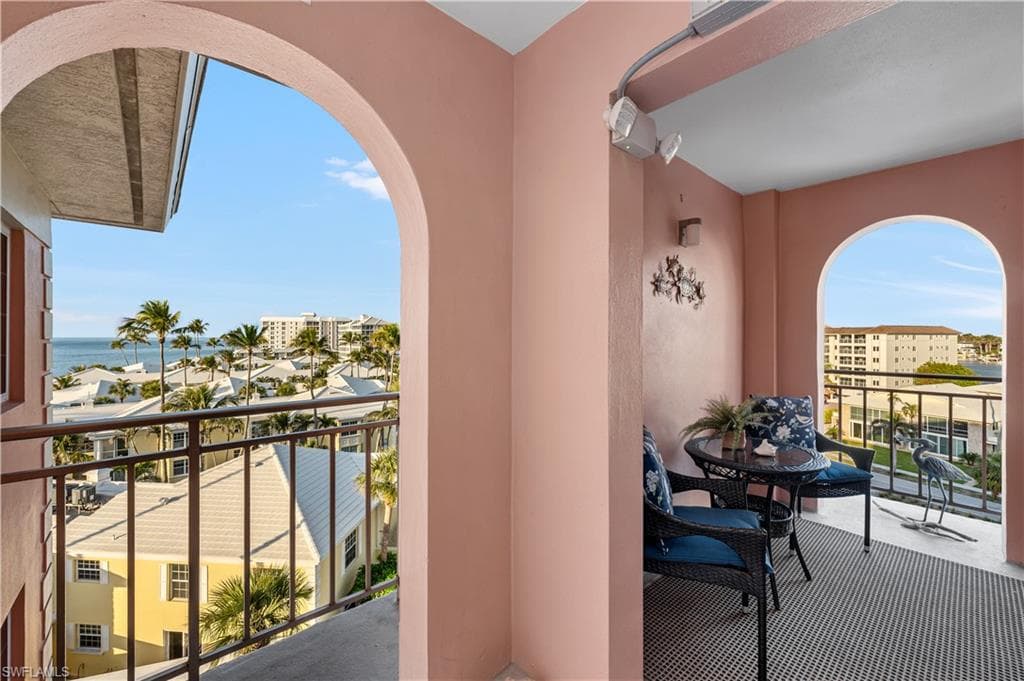2401 Gulf Shore Blvd N 64, Naples, FL 34103-15