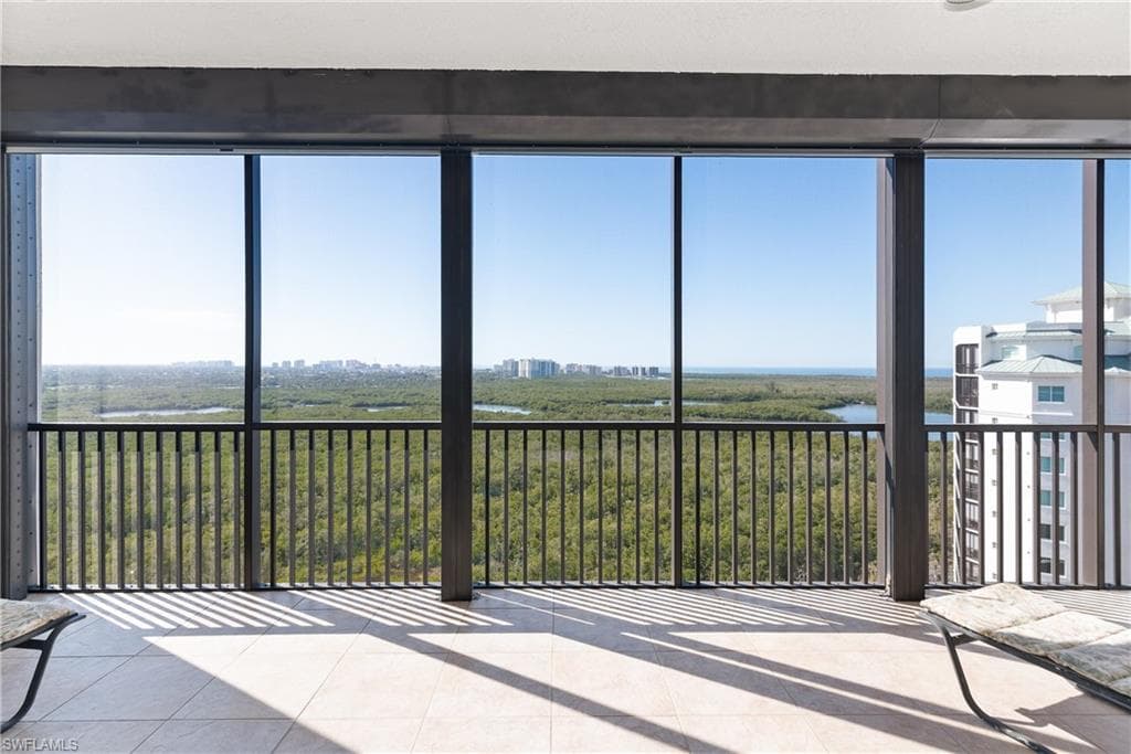 455 Cove Tower Dr 1802, Naples, FL 34110-10