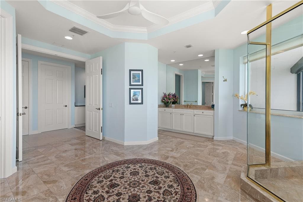 455 Cove Tower Dr 1802, Naples, FL 34110-27