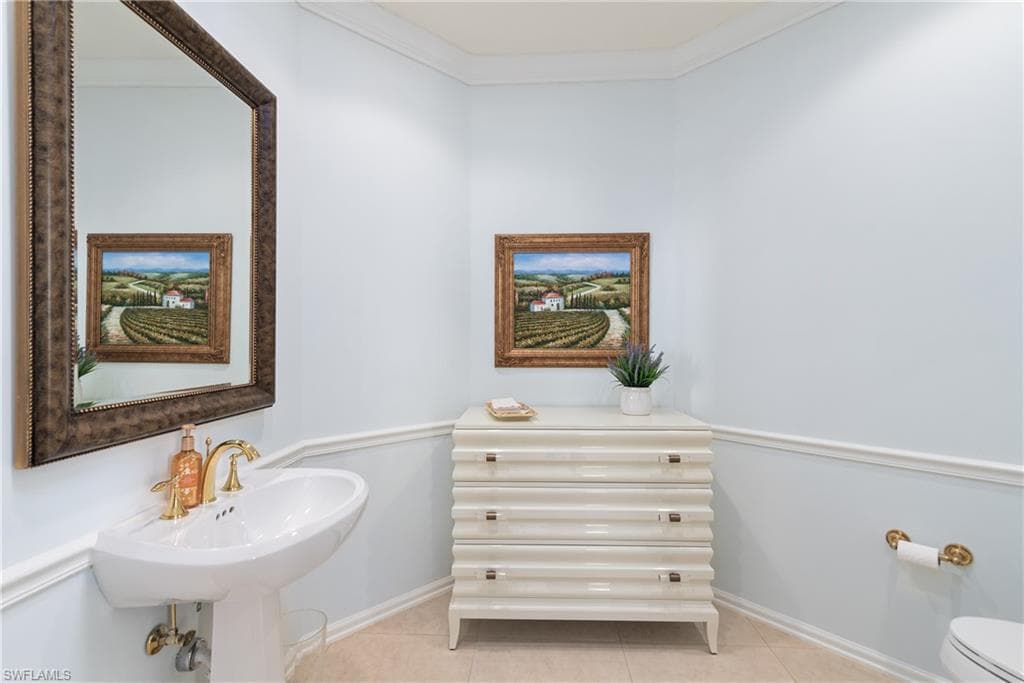 455 Cove Tower Dr 1802, Naples, FL 34110-38
