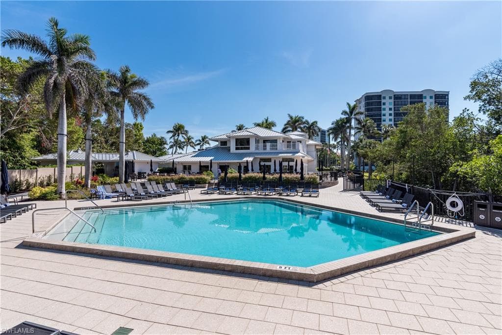455 Cove Tower Dr 1802, Naples, FL 34110-47