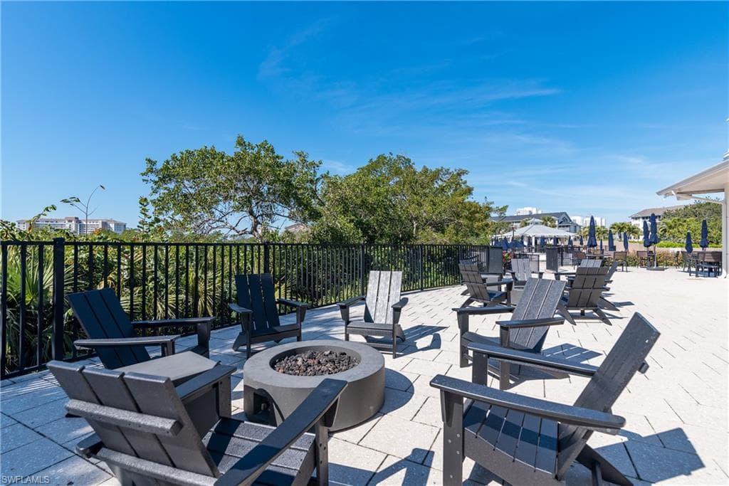 455 Cove Tower Dr 1802, Naples, FL 34110-49