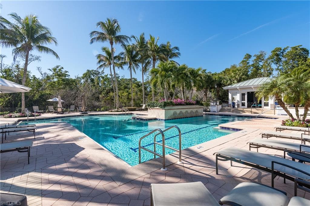 455 Cove Tower Dr 1802, Naples, FL 34110-6