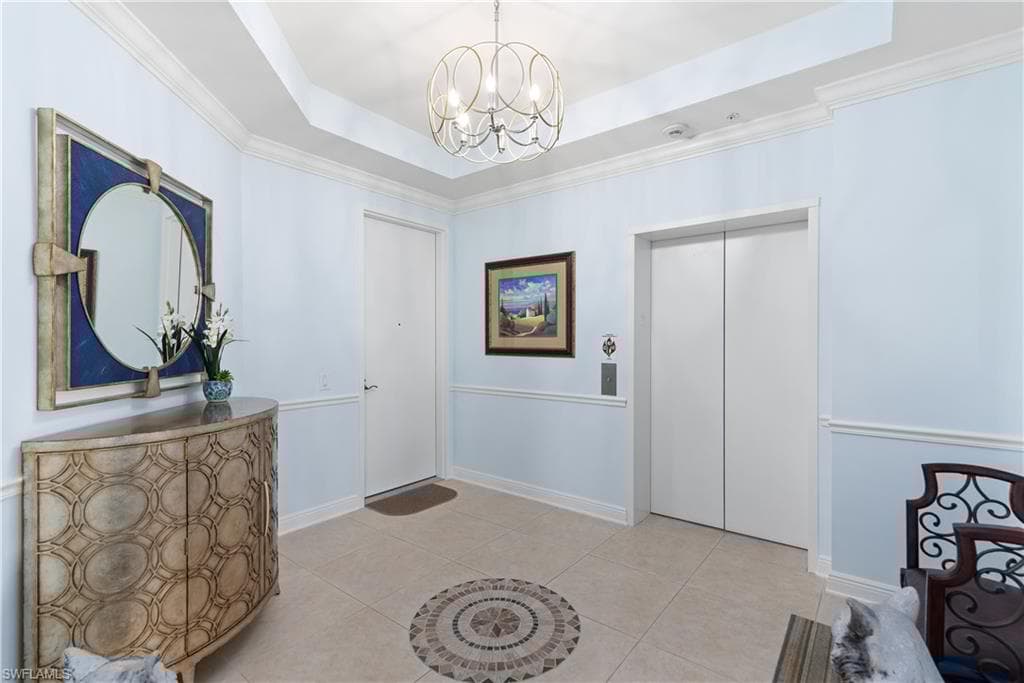 455 Cove Tower Dr 1802, Naples, FL 34110-8