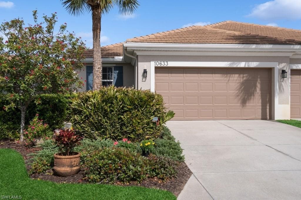 10633 Camarelle Cir, Fort Myers, FL 33913-3