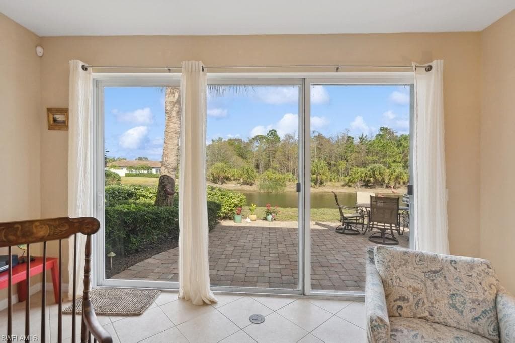 10633 Camarelle Cir, Fort Myers, FL 33913-5