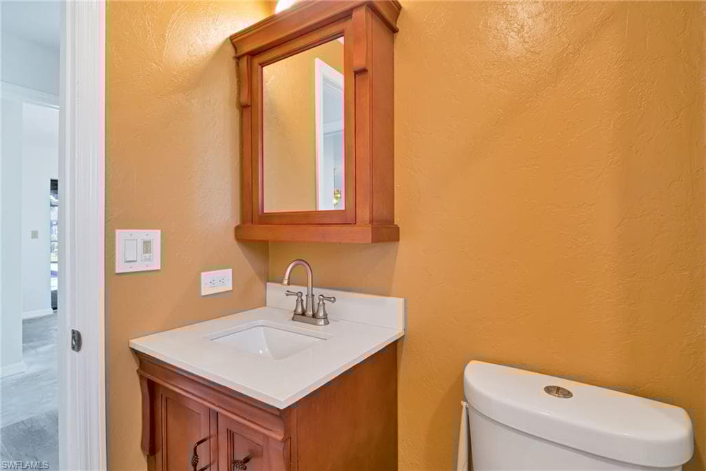 4145 6th Pl, Cape Coral, FL 33914-21