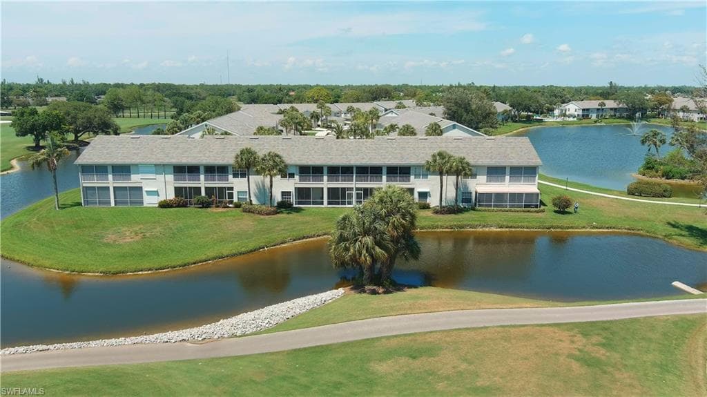 13000 Castle Harbour Dr J3, Naples, FL 34110-13