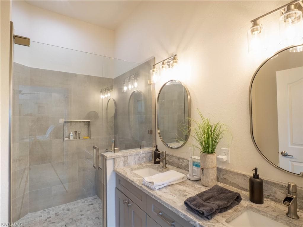 13000 Castle Harbour Dr J3, Naples, FL 34110-18