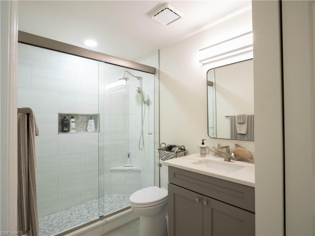 13000 Castle Harbour Dr J3, Naples, FL 34110-20