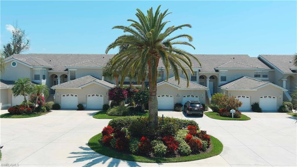 13000 Castle Harbour Dr J3, Naples, FL 34110-28