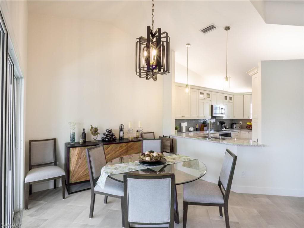 13000 Castle Harbour Dr J3, Naples, FL 34110-5