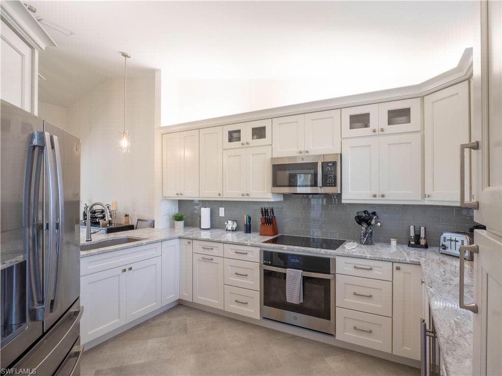 13000 Castle Harbour Dr J3, Naples, FL 34110-6