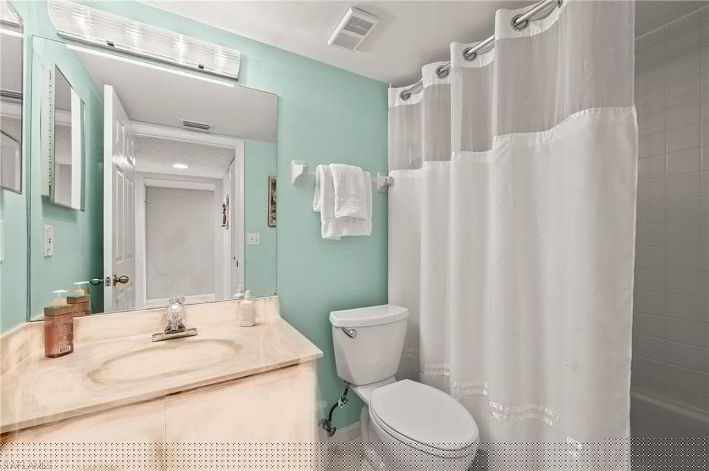7185 Dennis Cir C-105, Naples, FL 34104-23