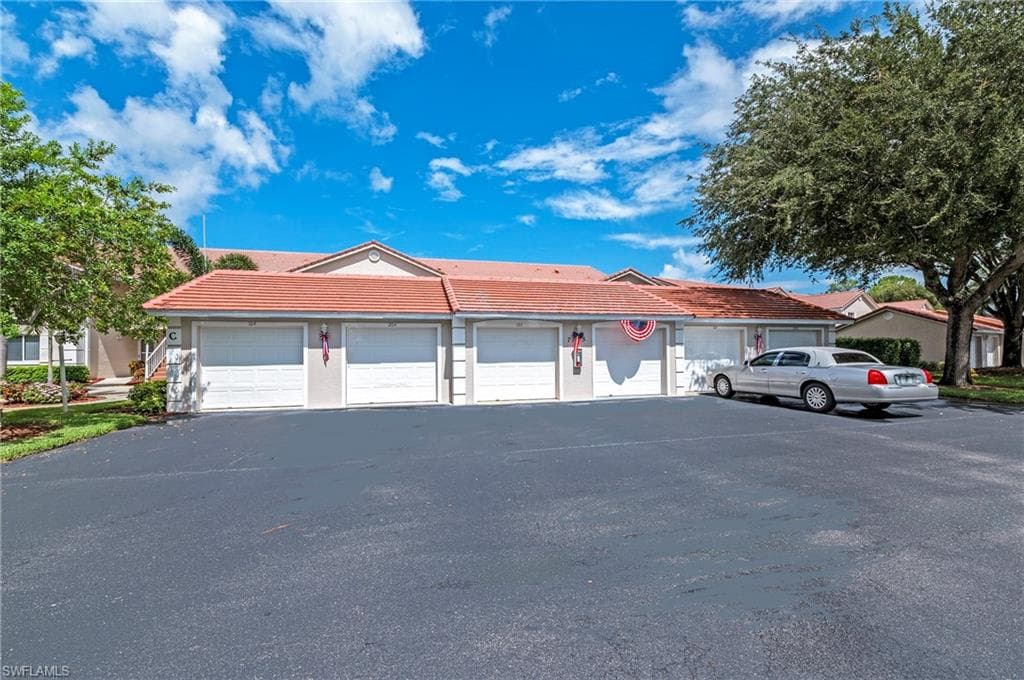 7185 Dennis Cir C-105, Naples, FL 34104-39