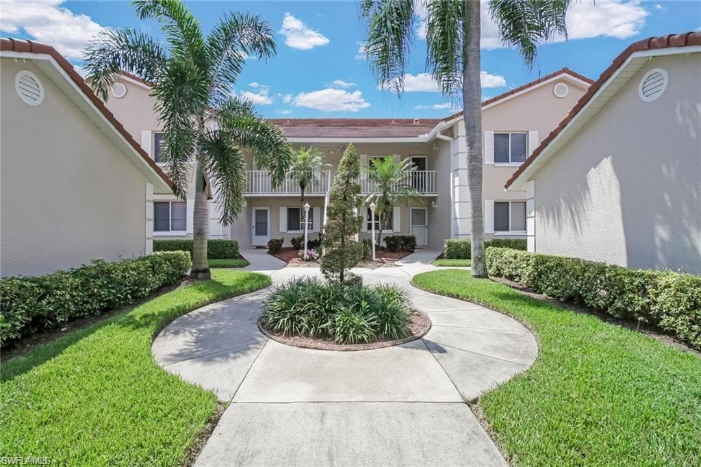 7185 Dennis Cir C-105, Naples, FL 34104-5