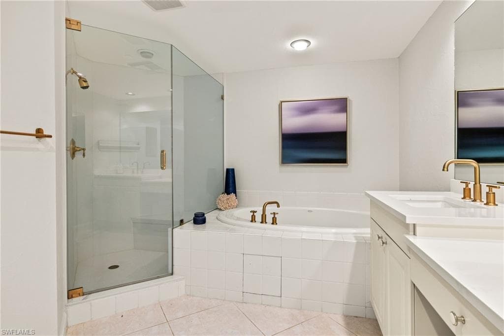 7117 Pelican Bay Blvd 1007, Naples, FL 34108-10