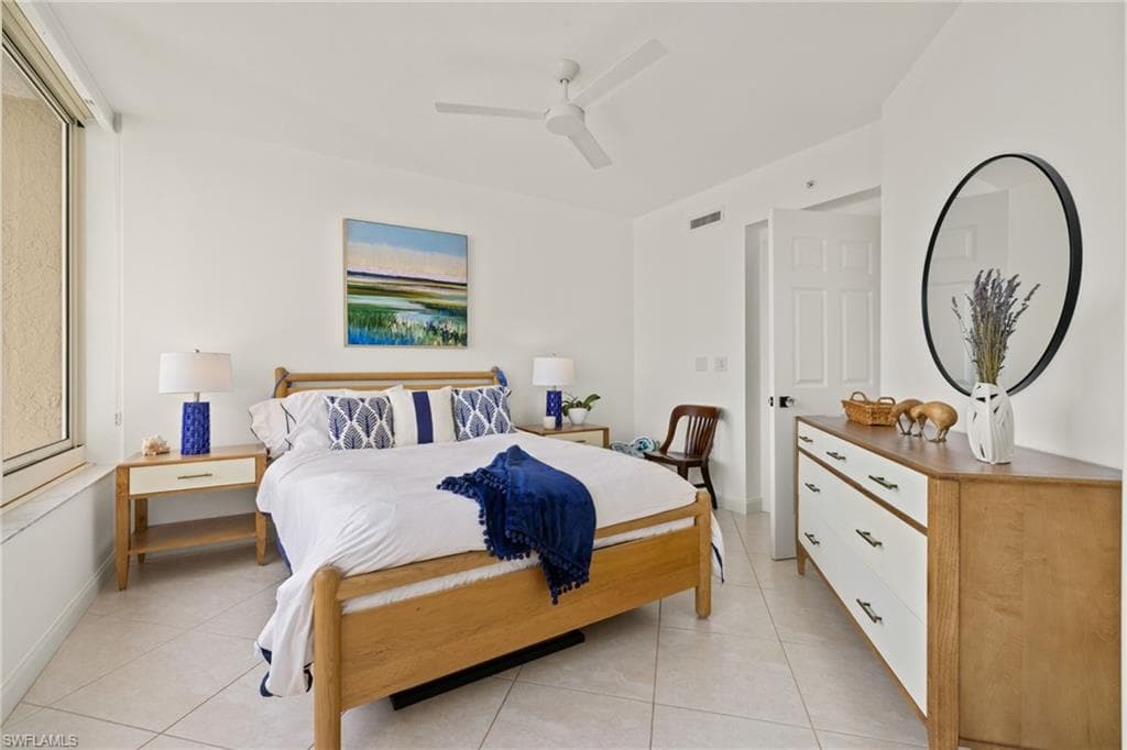 7117 Pelican Bay Blvd 1007, Naples, FL 34108-11