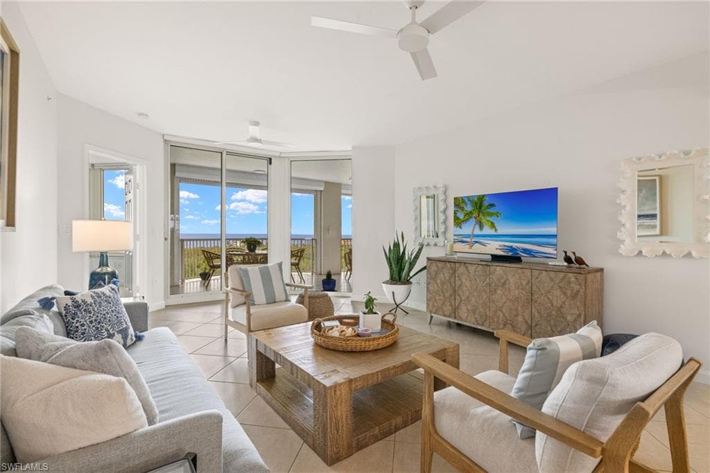 7117 Pelican Bay Blvd 1007, Naples, FL 34108-1