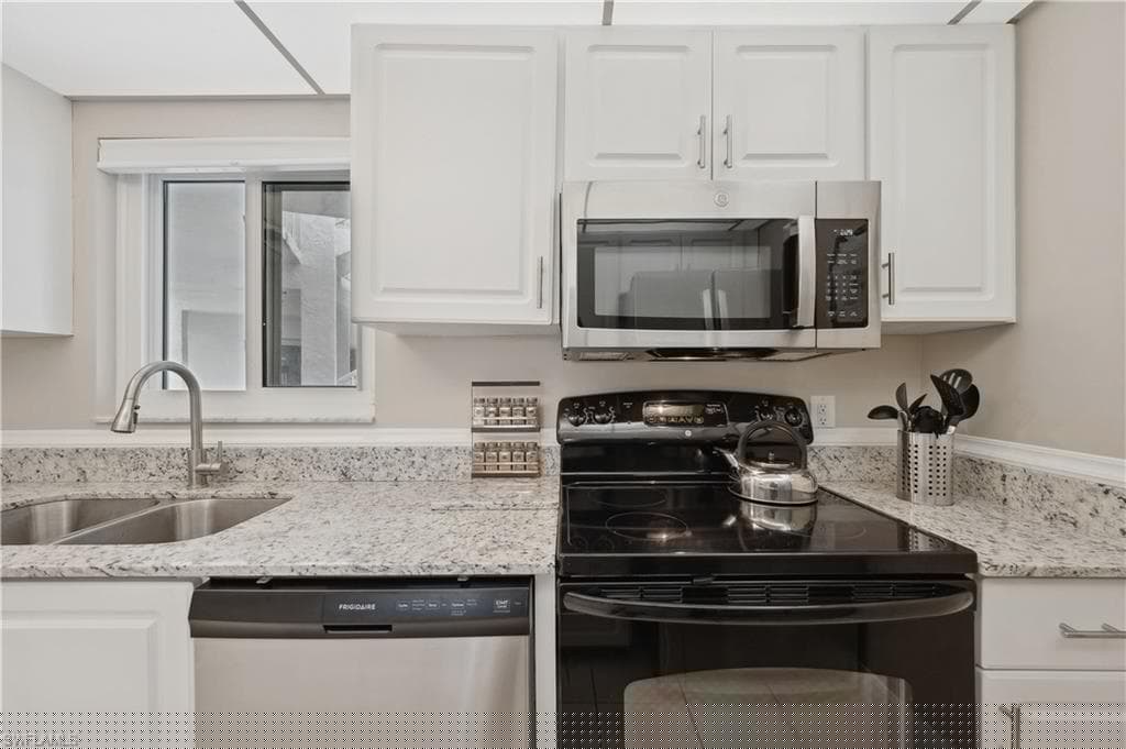 710 Elkcam Cir 307, Marco Island, FL 34145-14