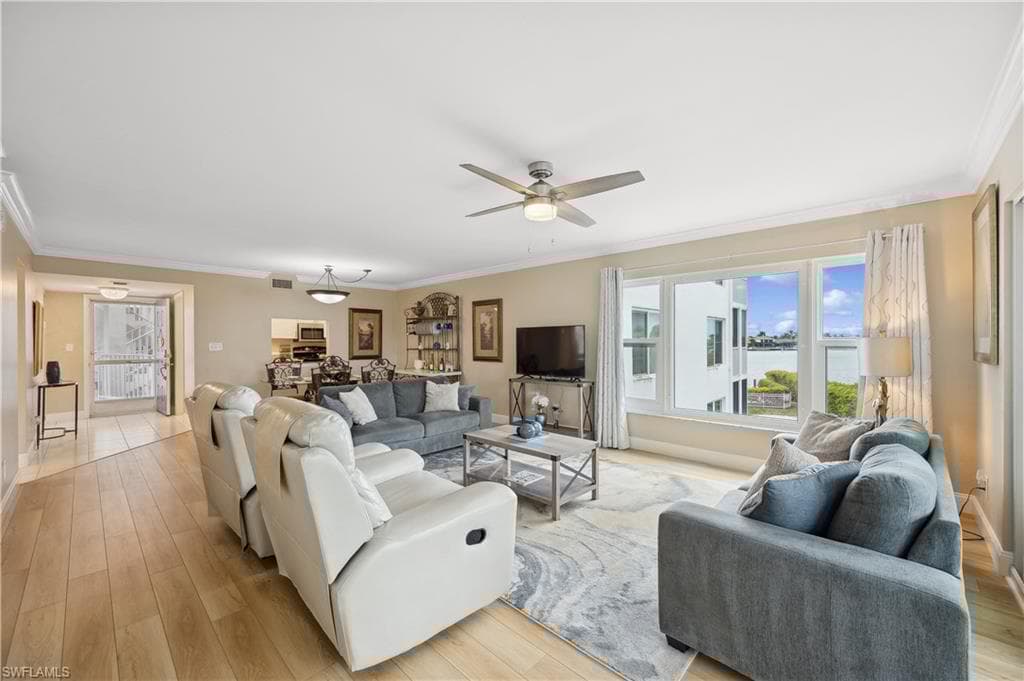 710 Elkcam Cir 307, Marco Island, FL 34145-23