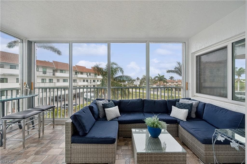 710 Elkcam Cir 307, Marco Island, FL 34145-24