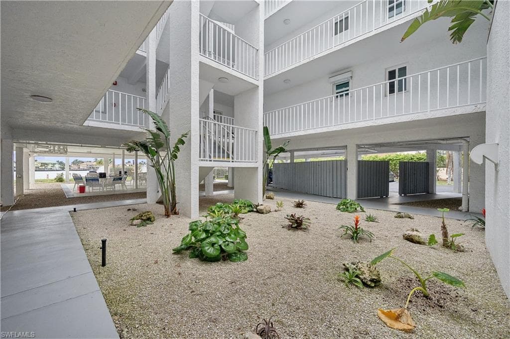 710 Elkcam Cir 307, Marco Island, FL 34145-28
