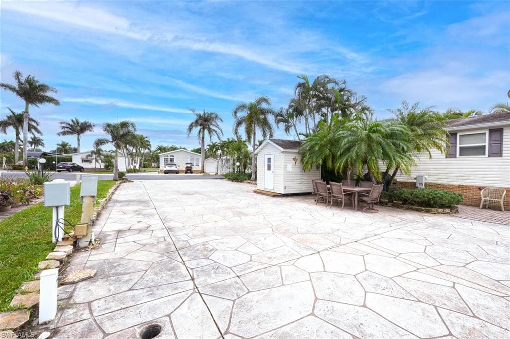 3063 Waterview Pt, Naples, FL 34120-9
